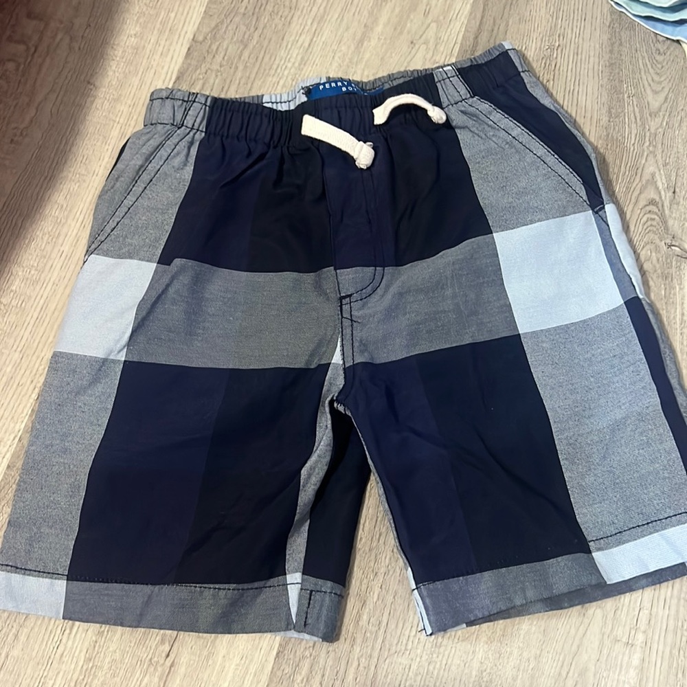 Perry Ellis short 5